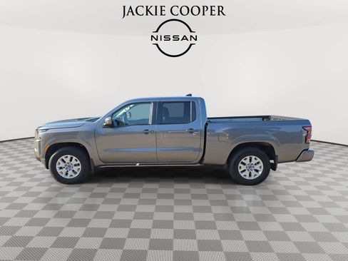 Used 2024 Nissan Frontier SV w/ Technology Package RWD image 8
