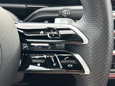 Certified 2025 Mercedes-Benz GLA 250 image 28