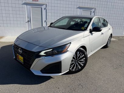 Used 2024 Nissan Altima 2.5 SV
