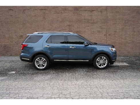 Used 2019 Ford Explorer Limited w/ Ford Safe & Smart Package image 6