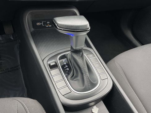 Used 2024 Hyundai Kona SEL FWD image 30