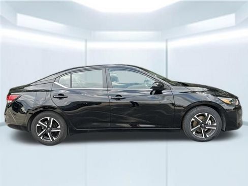 Used 2025 Nissan Sentra SV FWD image 5
