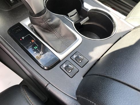 Used 2016 Toyota Highlander XLE AWD/4WD image 23