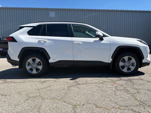 Used 2025 Toyota RAV4 LE AWD/4WD image 6