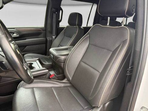 Used 2023 Chevrolet Suburban Premier AWD/4WD image 22