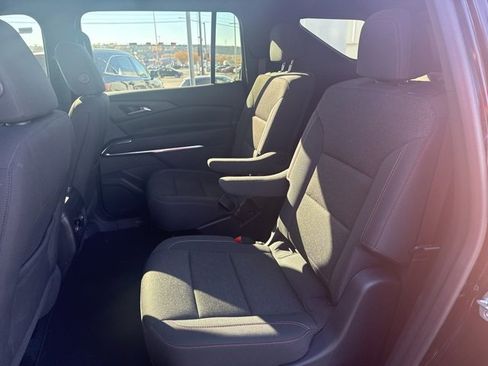 Used 2024 Chevrolet Traverse Z71 image 19