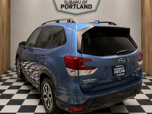 Used 2022 Subaru Forester Premium AWD/4WD image 5