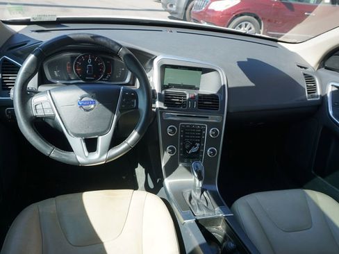 Used 2016 Volvo XC60 T5 Premier w/ Proximity Package image 5