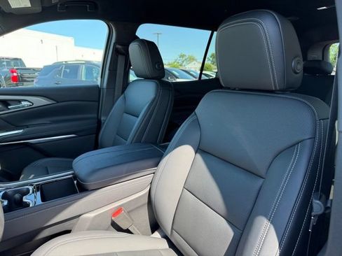 New 2026 Chevrolet Traverse LT w/ Driver Confidence Package FWD image 20
