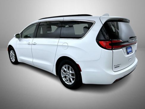 Certified 2022 Chrysler Pacifica Touring-L FWD image 7