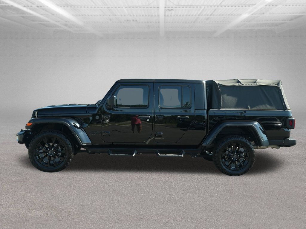 Used 2024 Jeep Gladiator Sport AWD/4WD image 4