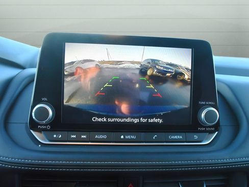 Used 2025 Nissan Rogue SV image 24