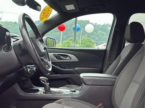 Used 2022 Chevrolet Traverse LT AWD/4WD image 10