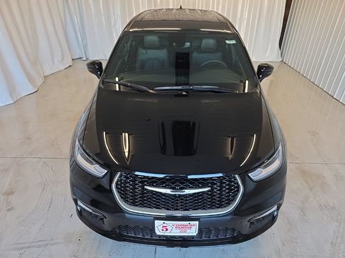 New 2026 Chrysler Pacifica Select AWD/4WD image 9