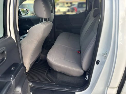 Used 2022 Toyota Tacoma SR image 10