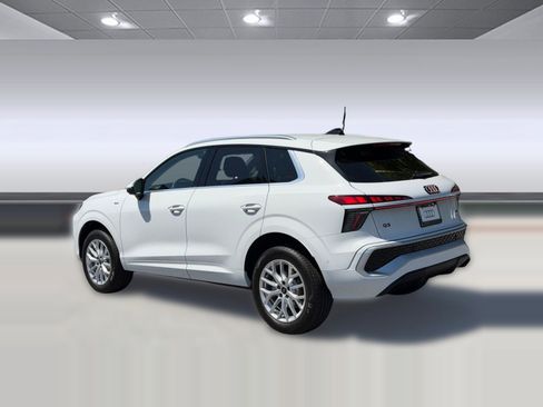 New 2026 Audi Q3 quattro 2.0T AWD/4WD image 3