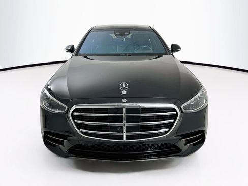 Used 2024 Mercedes-Benz S 580 4MATIC Sedan image 2