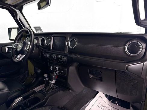 Used 2021 Jeep Wrangler Unlimited Sahara w/ Uconnect 4C Nav & Sound Group AWD/4WD image 31