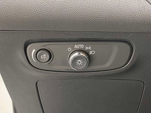 Used 2024 Buick Encore GX Preferred FWD image 19