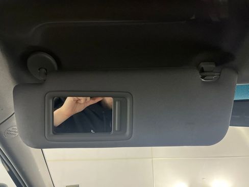 Used 2017 Toyota Camry SE image 75