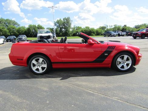 Used 2006 Ford Mustang GT RWD image 12