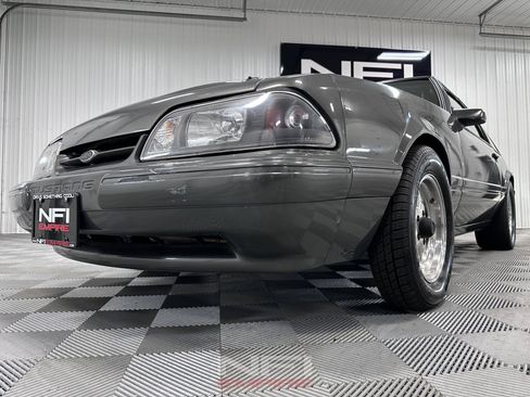 Used 1988 Ford Mustang LX RWD image 13