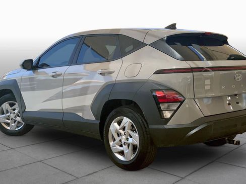 Certified 2025 Hyundai Kona SE FWD image 11