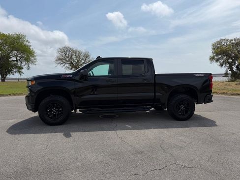 Used 2019 Chevrolet Silverado 1500 Custom Trail Boss w/ Custom Convenience Package AWD/4WD image 2