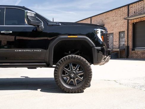 Used 2024 GMC Sierra 3500 Denali Ultimate AWD/4WD image 15