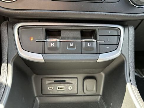 Used 2024 GMC Terrain SLT w/ LPO, Floor Liner Package AWD/4WD image 23