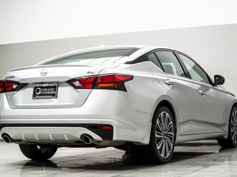 Used 2024 Nissan Altima 2.5 SL image 12