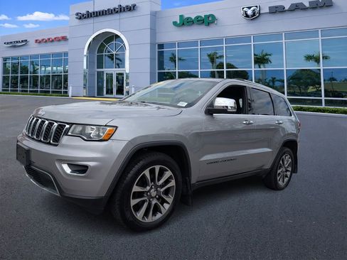 Used 2018 Jeep Grand Cherokee Limited image 3