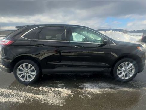 Used 2023 Ford Edge Titanium image 9