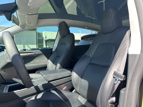 Used 2024 Tesla Model Y Performance image 6