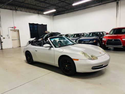 Used 2001 Porsche 911 Carrera RWD image 4