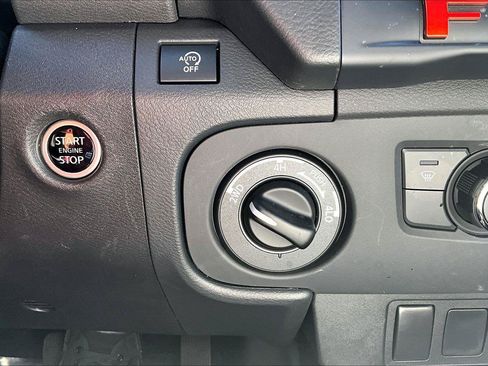 Used 2025 Nissan Frontier PRO-4X AWD/4WD image 16