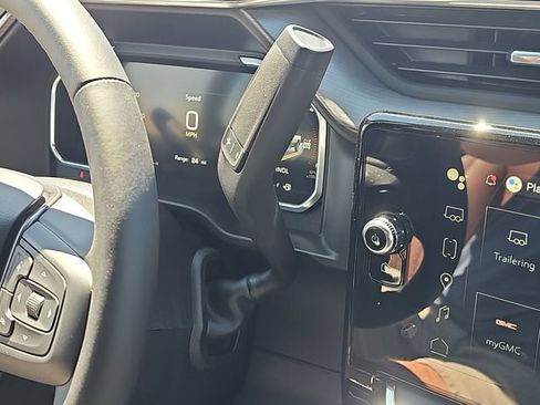 New 2026 GMC Sierra 2500 Denali Ultimate AWD/4WD image 16