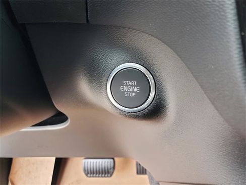 New 2026 Volvo XC40 B5 Ultra w/ Protection Package Premier image 20