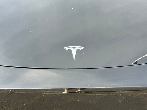 Used 2024 Tesla Model Y Long Range image 44