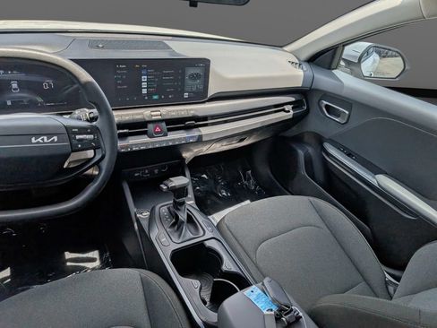 Used 2025 Kia K4 FWD image 15