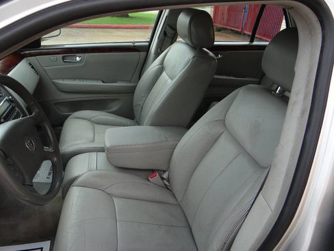 Used 2007 Cadillac DTS Luxury I w/ Sun And Sound Package image 22