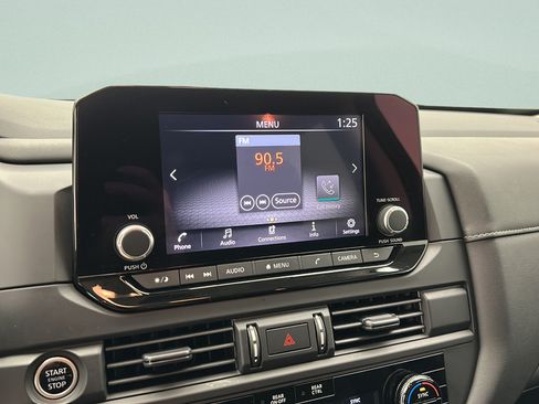 Used 2024 Nissan Pathfinder S AWD/4WD image 17
