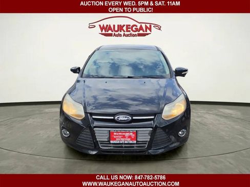 Used 2014 Ford Focus SE w/ Equipment Group 201A FWD image 2