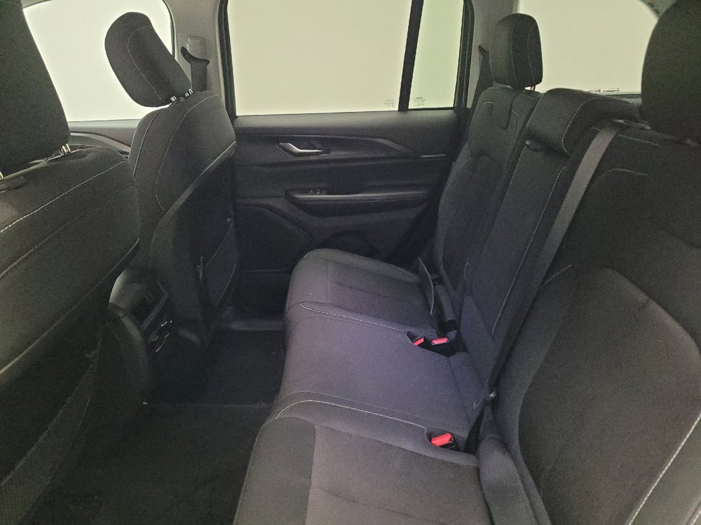 Used 2023 Jeep Grand Cherokee Laredo RWD image 18