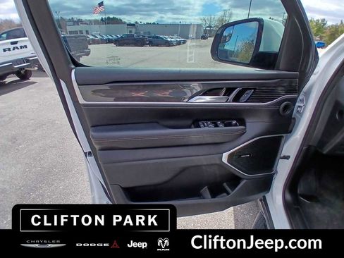 Used 2022 Jeep Wagoneer Series I w/ Convenience Group I AWD/4WD image 9