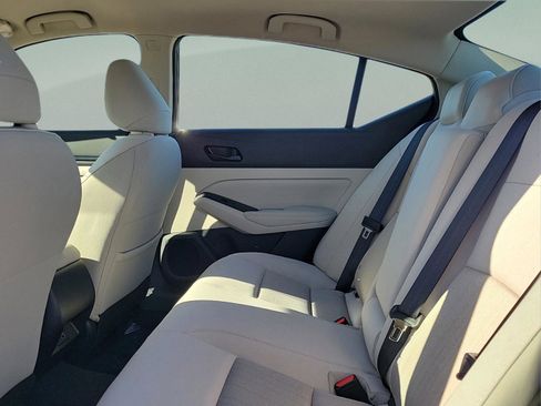 New 2025 Nissan Altima 2.5 SV image 10