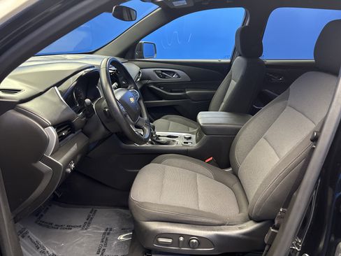 Used 2023 Chevrolet Traverse LT FWD image 12