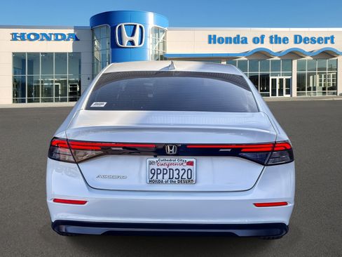 Used 2017 Honda Accord EX-L image 6