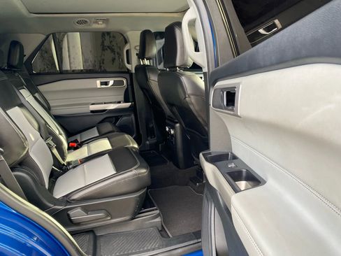 Used 2022 Ford Explorer XLT w/ Equipment Group 202A image 23