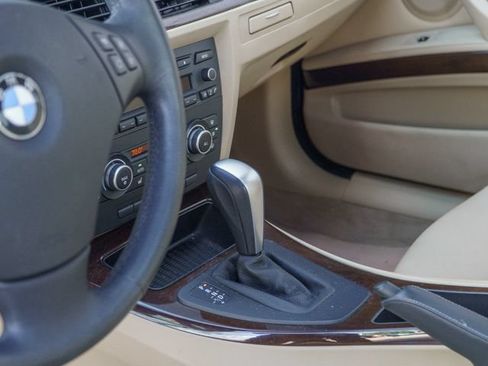 Used 2010 BMW 328i xDrive Sedan AWD/4WD image 24